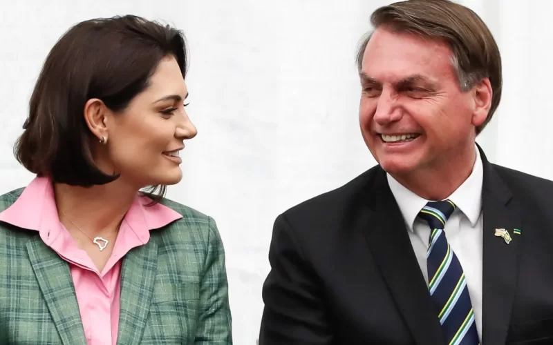 Bolsonaro é impedido de ir à posse de Trump, mas Michelle e filhos participam do evento em 20 de janeiro