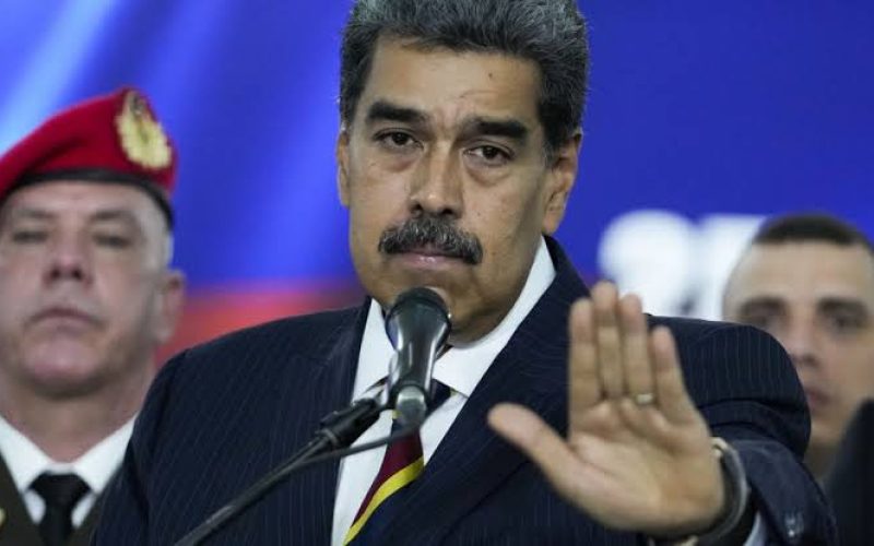 Venezuela Rompe Relações Diplomáticas com o Paraguai após Apoio a Opositor